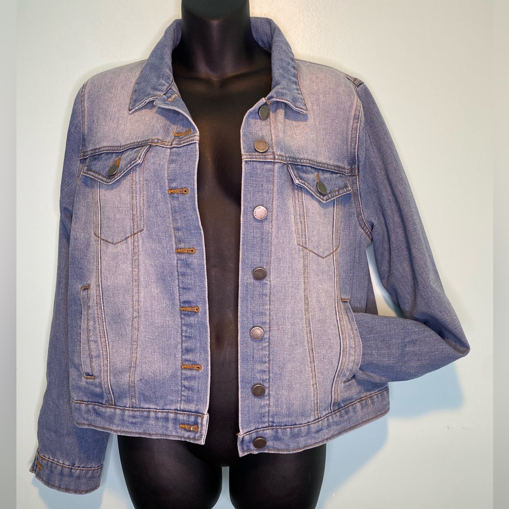 Cest Toi Women’s Jean Jacket Blue Medium Button Down Long Sleeve Embroidery Back